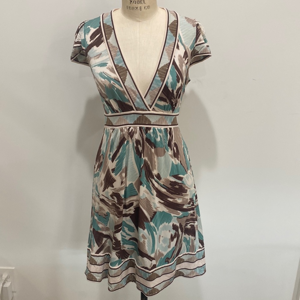 BCBG green and tan cap sleeve v neck casual dress XS